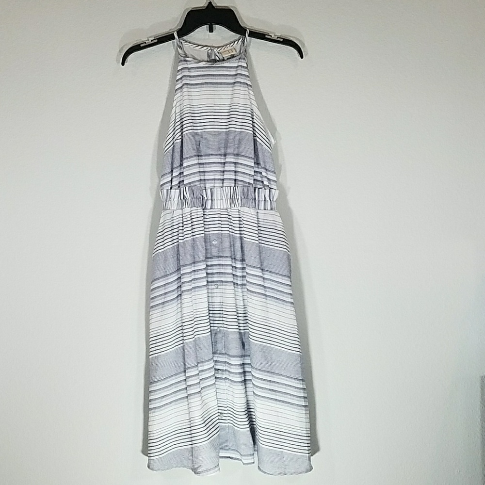 Sleeveless dress